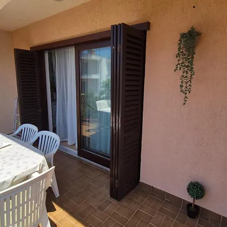 Perlica Biograd Na Moru