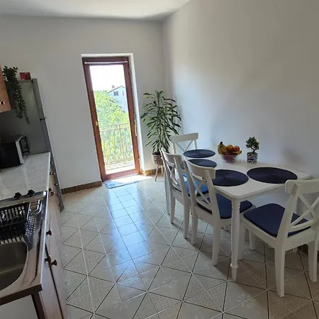 Perlica Biograd Na Moru