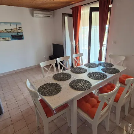 Daire Perlica Biograd Na Moru